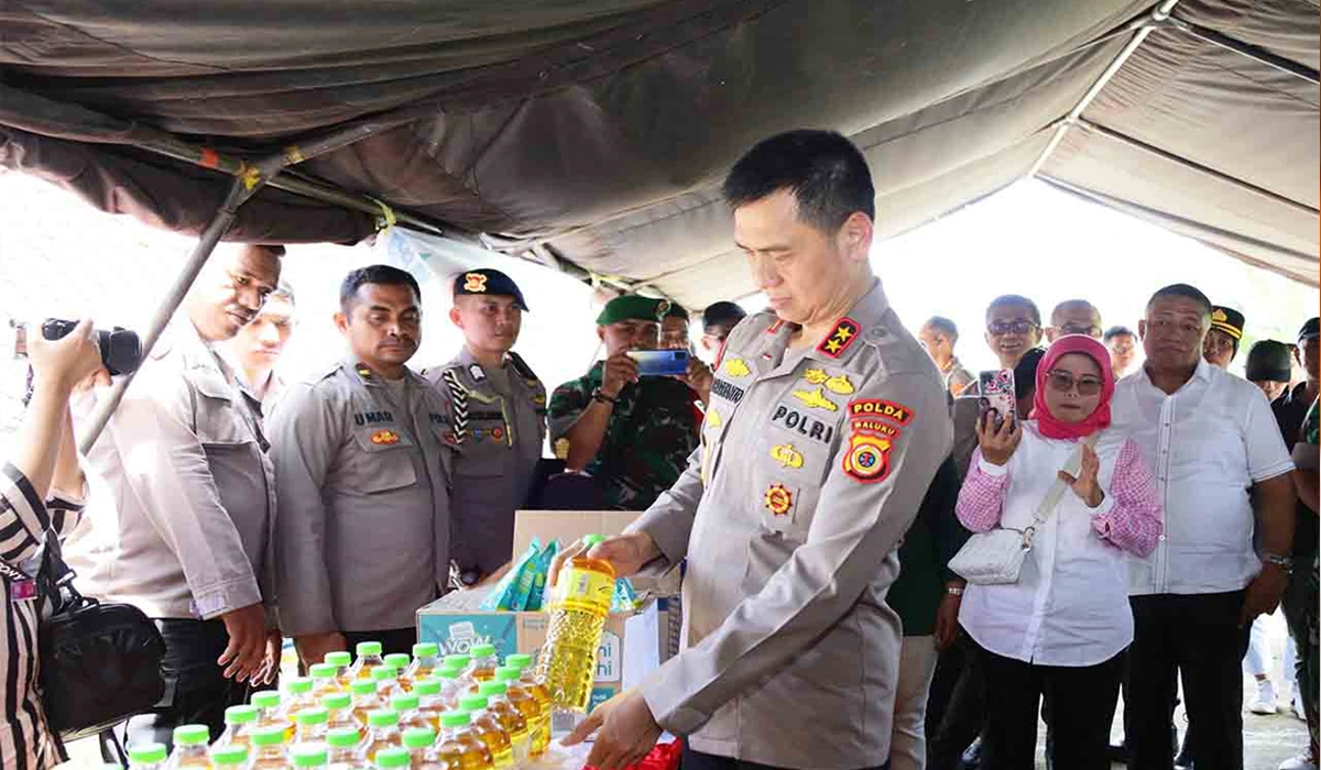 Kapolda-Maluku-Pantau-Pasar-Murah-di-Ambon