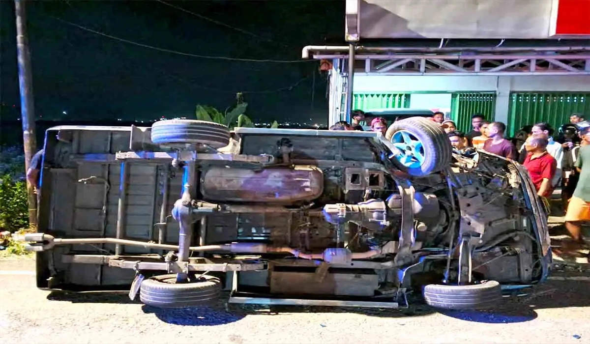 Kecelakaan Mobil Akutan Tulehu, Tabrak Mobil Polisi dan Motor