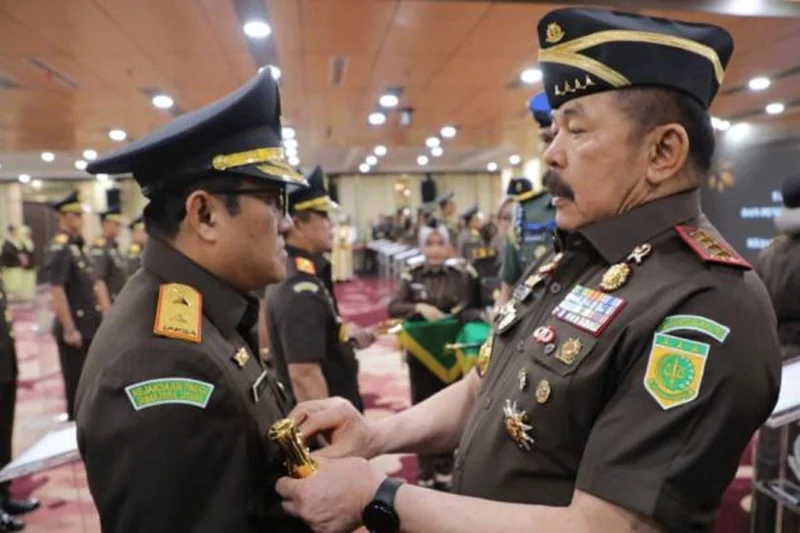 Jaksa Agung Lantik Rudy Irmawan Pimpin Kejati Maluku Jaksa Agung Lantik Rudy Irmawan Pimpin Kejati Maluku