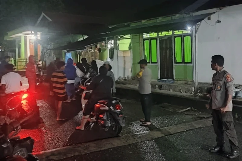 Polisi Gelar Patroli Dialogis, Redam Ketegangan Pemuda di Negeri Liang Polisi Gelar Patroli Dialogis, Redam Ketegangan Pemuda di Negeri Liang