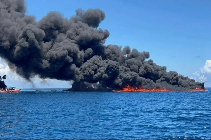Kapal Angkut 35 Ton Minyak Terbakar di Maluku, Nakhoda dan ABK Selamat
