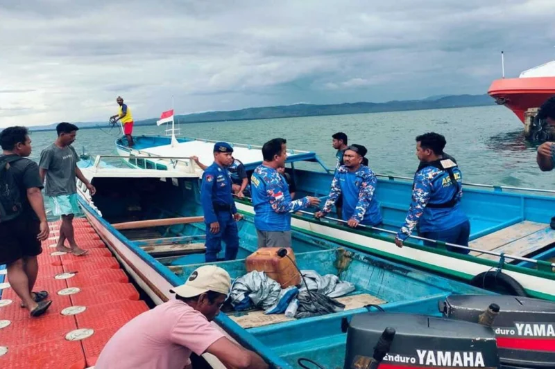 Longboat Kecelakaan di Pulau Buru, Satu Penumpang Meninggal Dunia Longboat Kecelakaan di Pulau Buru, Satu Penumpang Meninggal Dunia