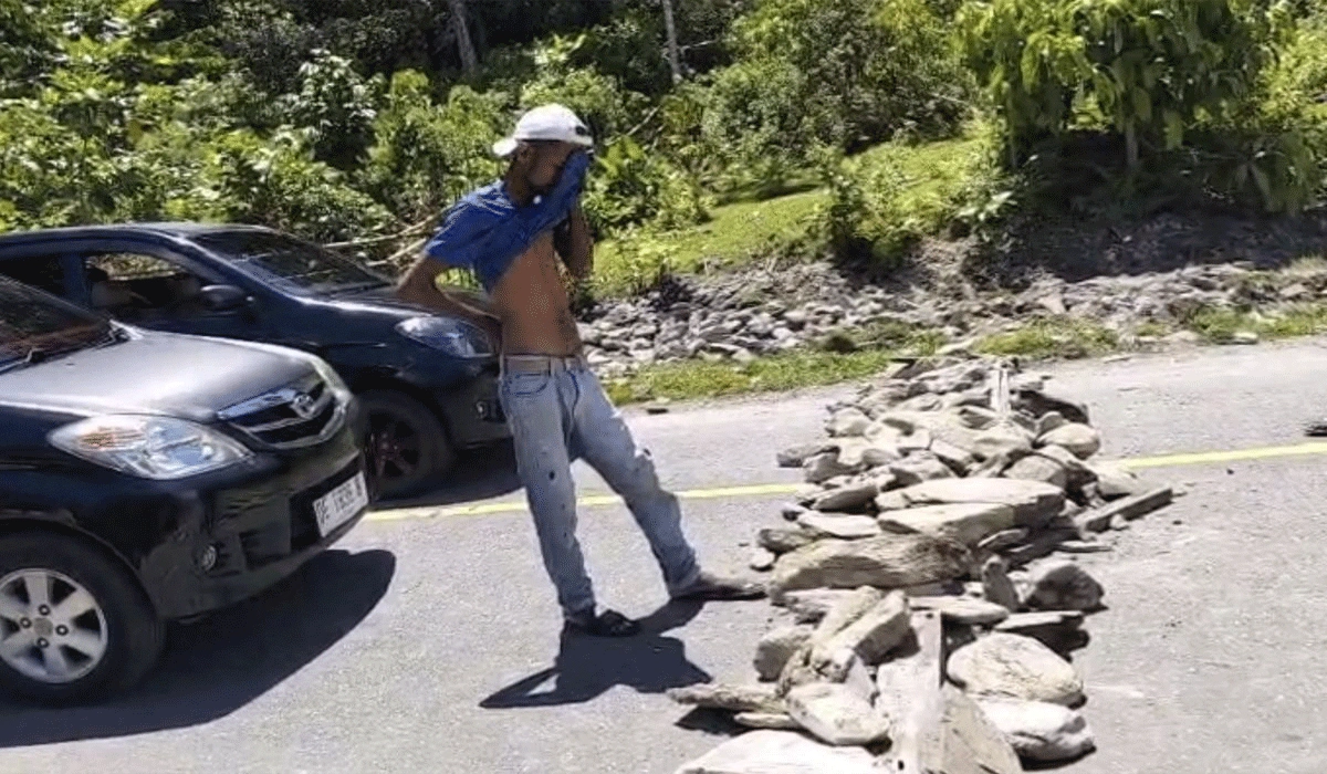 Jalan Trans Seram Kembali Diblokade Warga Desa Tala Pagi Ini Setelah Sempat Dibuka Semalam